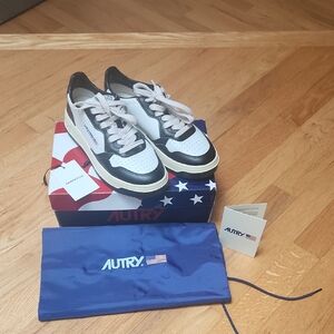 Autry Medalist Sneakers
